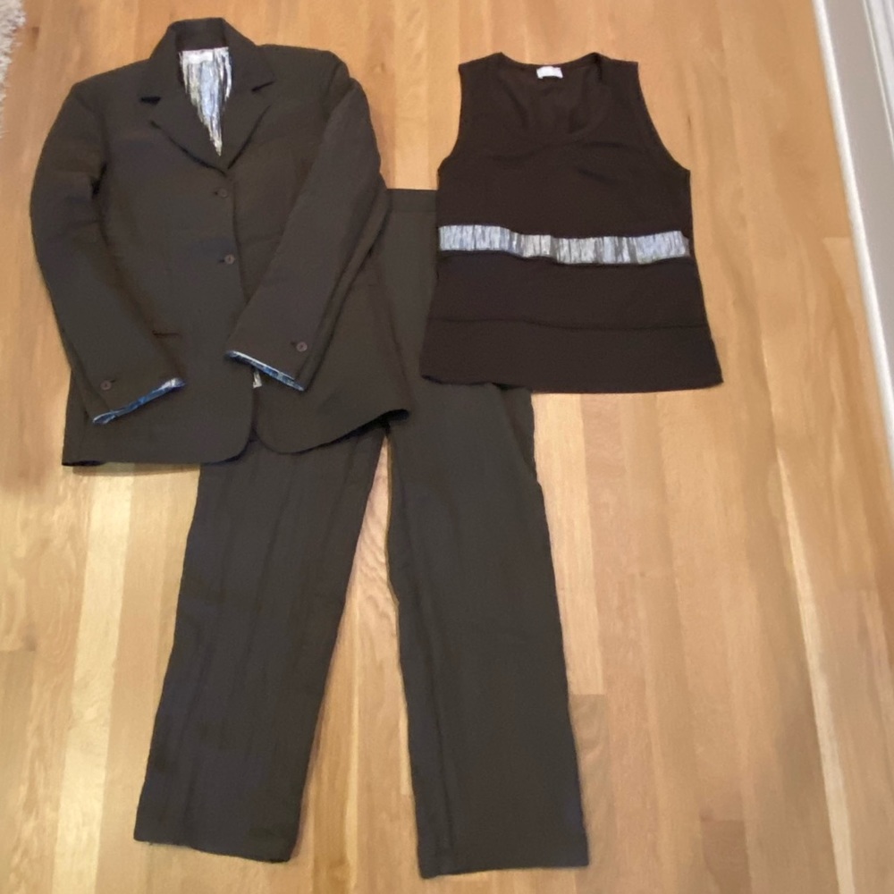 Daniela Bizzi 3 Pcs Blazer/Pants/Sleeveless Shirt Brown /Silver Accents Women 48